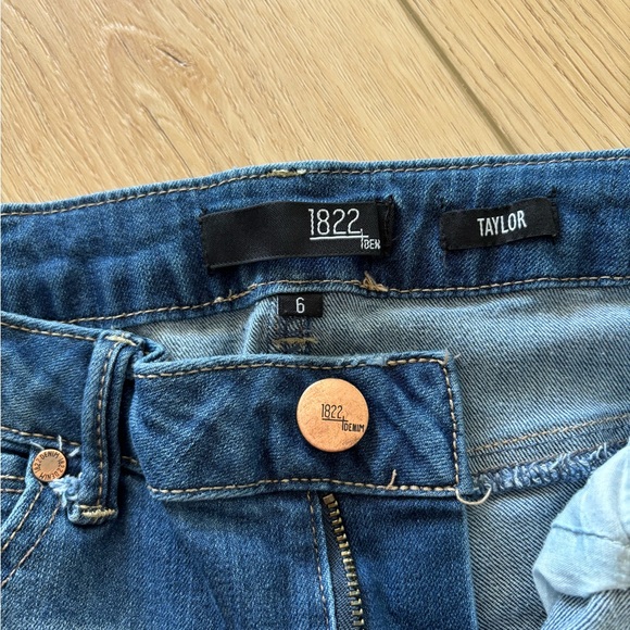 Size 6 cuffed 1822 Denim - Picture 4 of 8